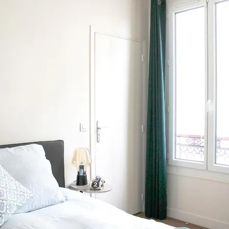 Duplex In The Heart Of Montparnasse
